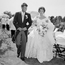 Sydney Weddings ~ Old Fashioned Weddings & Modern Engagements